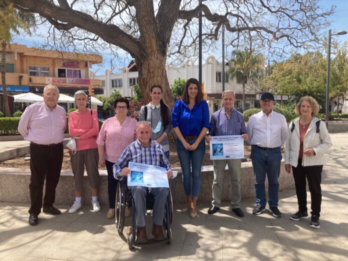 El Centro Social Doña Gloria Alonso acoge un taller de prevención de fraudes dirigidos a personas mayores