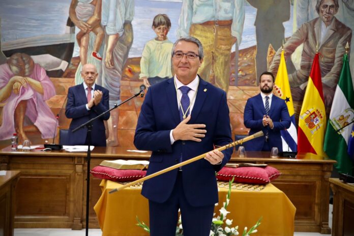 Francisco Salado toma posesión como alcalde de Rincón de la Victoria